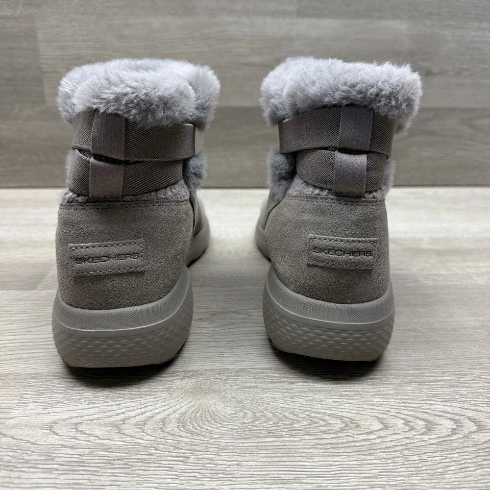 Skechers On-the-GO City Winter Gleam boots Taupe Suede Woman's Size 9 Excellent